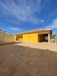 The building in which the holiday home is located