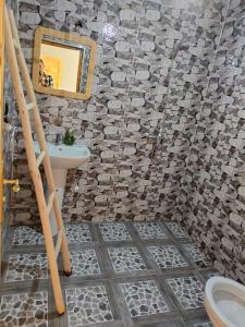 Koupelna v ubytování Riad otos views + 37 fotografií
