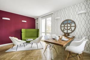 Posedenie v ubytovaní Piękny Apartament Fredola