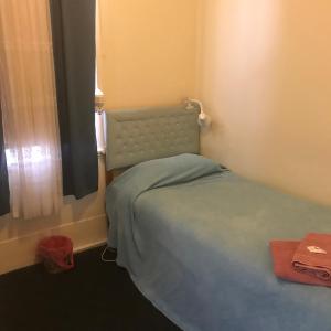 Minnipa Hotel房間的床