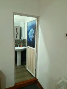A kitchen or kitchenette at Water Side Residence