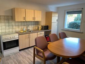 Kuchyň nebo kuchyňský kout v ubytování Monteurunterkunft Haus 19