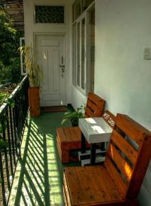 A balcony or terrace at Water Side Residence