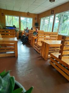 A restaurant or other place to eat at Water Side Residence