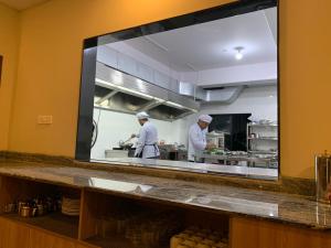 Dapur atau dapur kecil di Hotel Fewa Trip