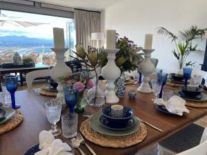 Afbeelding uit fotogalerij van The Upper Deck Penthouse Plettenberg Bay in Plettenbergbaai