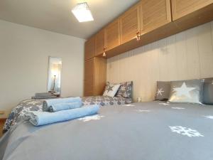 Ένα ή περισσότερα κρεβάτια σε δωμάτιο στο ALOJAMIENTO MIRABUENOS