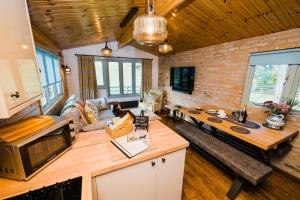 Kuchyň nebo kuchyňský kout v ubytování Low Moor Lodge