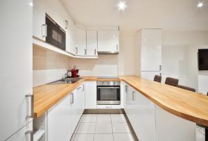 Kuchnia lub aneks kuchenny w obiekcie 02#Duplex 2Bedrooms#Sèvres Lecourbe#Necker