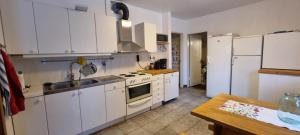 Η κουζίνα ή μικρή κουζίνα στο Hassela Vandrarhem +29 φωτογραφίες