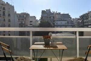 Balkón nebo terasa v ubytování Luxury Downtown Apartment C2