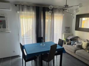 Posedenie v ubytovaní Chambre agréable avec jacuzzi