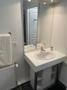 Kúpeľňa v ubytovaní Chambre agréable avec jacuzzi