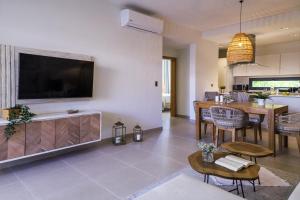 Fotografie z fotogalerie ubytování BGB2 Amazing apartment steps to playa Bavaro with private picuzzi v destinaci Punta Cana