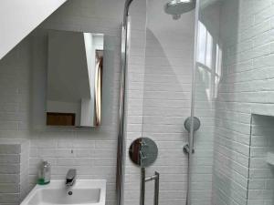 Fotografie z fotogalerie ubytování CB53 Tower Bridge Townhouse 2 bathrooms & Free parking v Londýně