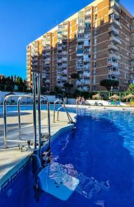 Bazén v ubytování Studio Acuario Benalmadena nebo v jeho okolí
