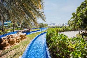 Bazén v ubytování Free beach&pool, Oceana Residence Palm Jumeirah nebo v jeho okolí
