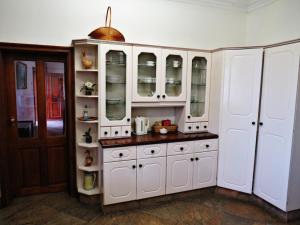 Cuisine ou kitchenette dans l'établissement Trumpetters Drift Game Farm