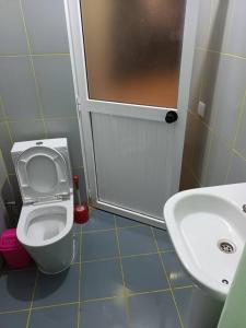 Koupelna v ubytování HOTEL BADINCA Alojamento Low Cost in Bissau avenida FRANCISCO MENDES