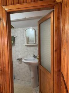 Um banheiro em Üsküdar Villa in a Great Location