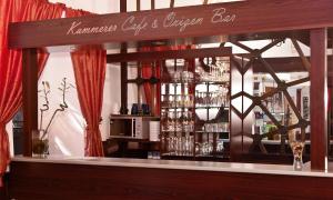 The lounge or bar area at Hotel Klastrom