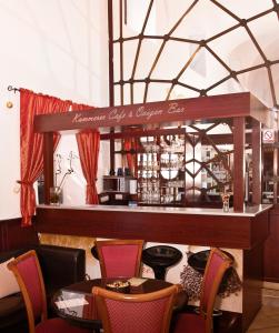 The lounge or bar area at Hotel Klastrom