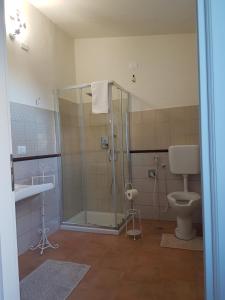 Vonios kambarys apgyvendinimo įstaigoje A casa di Samuele