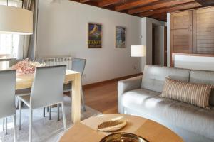 Posezení v ubytování Val de Ruda Luxe 69 by FeelFree Rentals