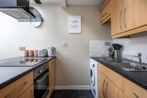 Gallery image of Curb Properties - Super Apartment Moments From Town Centre in Cheltenham