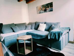 Posedenie v ubytovaní Appartement T3 Duplex Cures ou vacances, En plein Centre-ville Allée d'Ethigny