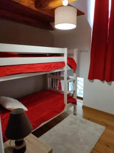 Posteľ alebo postele v izbe v ubytovaní Appartement T3 Duplex Cures ou vacances, En plein Centre-ville Allée d'Ethigny