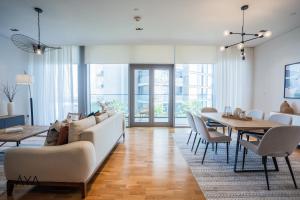 Fotografie z fotogalerie ubytování Breathtaking 1BR with Spectacular Sea Views & Ain Dubai By ĀYA Boutique v Dubaji