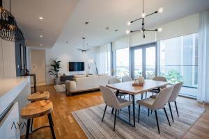Fotografie z fotogalerie ubytování Breathtaking 1BR with Spectacular Sea Views & Ain Dubai By ĀYA Boutique v Dubaji