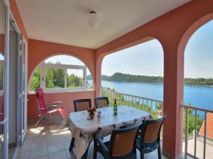 Příroda nedaleko apartmánu + 33 fotografií