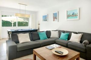 Posedenie v ubytovaní Villa Esquina Luxury 5 Bed 5 Bath Pollensa