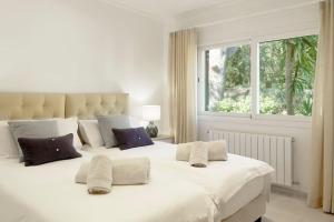 Posteľ alebo postele v izbe v ubytovaní Villa Esquina Luxury 5 Bed 5 Bath Pollensa