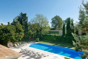 Bazén v ubytovaní Villa Esquina Luxury 5 Bed 5 Bath Pollensa alebo v jeho blízkosti