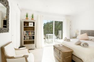 Posteľ alebo postele v izbe v ubytovaní Villa Esquina Luxury 5 Bed 5 Bath Pollensa