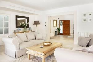 Posedenie v ubytovaní Villa Esquina Luxury 5 Bed 5 Bath Pollensa