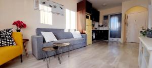 Kuchnia lub aneks kuchenny w obiekcie Hernando Sea Front Optic Fiber Internet Apartment