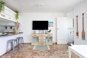 Kuchnia lub aneks kuchenny w obiekcie Home2Book Ocean Breeze Candelaria, Terrace & Pool