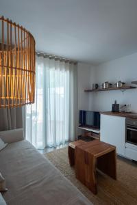 Hostal Es Niu de Tamariu的厨房或小厨房