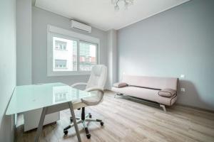 Posedenie v ubytovaní Charming Contemporary 2 bedroom apartment