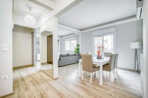 Posedenie v ubytovaní Charming Contemporary 2 bedroom apartment