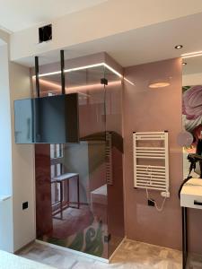 O baie la ART-INN Design Self-Check-in-Hotel