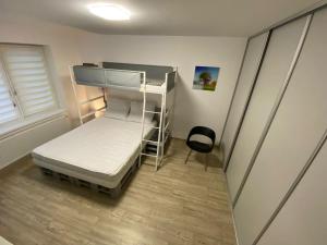 A bed or beds in a room at Severan New Appartement 1