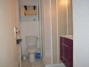 Vonios kambarys apgyvendinimo įstaigoje Appartement Saint-Cyprien, 2 pièces, 4 personnes - FR-1-225D-169