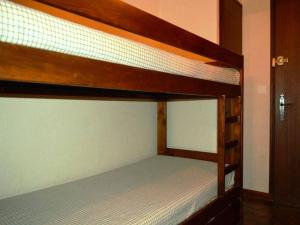 Tempat tidur susun dalam kamar di Appartement Le Grand-Bornand, 1 pièce, 4 personnes - FR-1-241-80