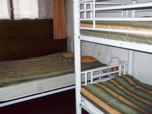 Appartement Orcières Merlette, 3 pièces, 8 personnes - FR-1-262-100にある二段ベッド