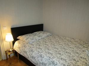 Appartement Cauterets, 2 pièces, 6 personnes - FR-1-234-140にあるベッド